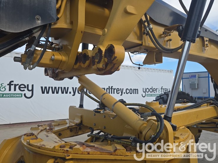 2015-caterpillar-140m3-awd-image-27