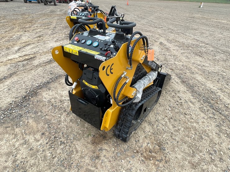 #5514-•-2026-agt-compact-track-loader-image-4