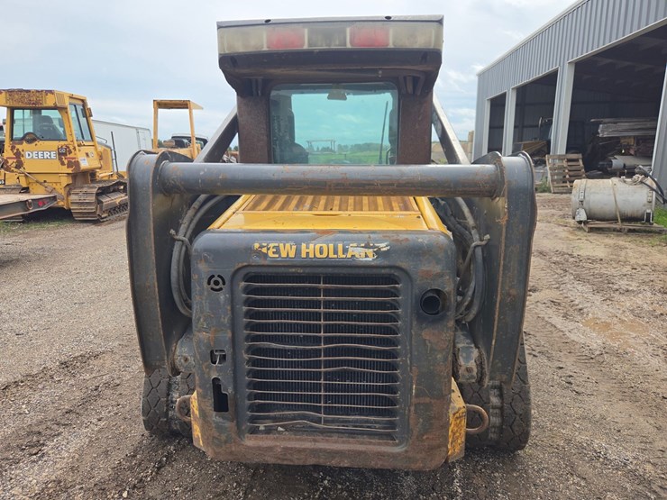 new-holland-c175-image-4