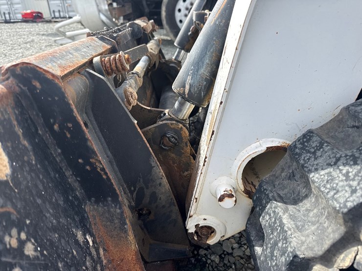 2019-bobcat-t595-image-14