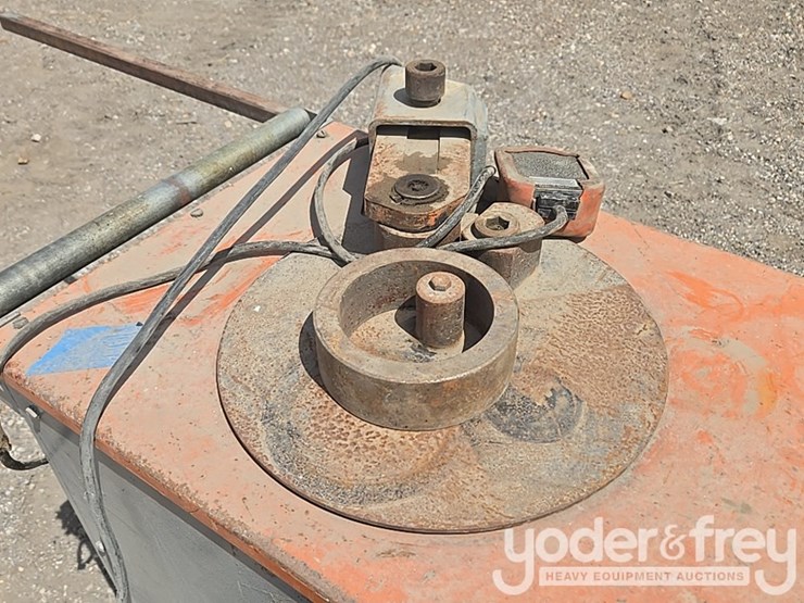 table-rebar-cutting-and-bending-equipment-image-11