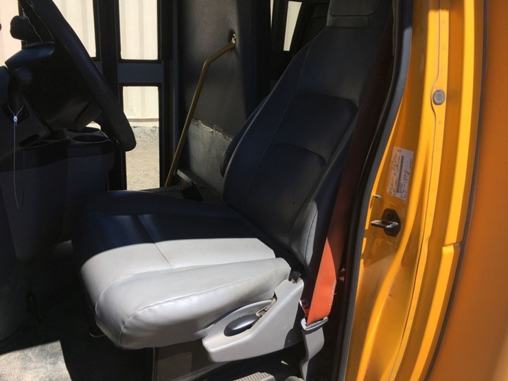 2015-ford-e450-image-10