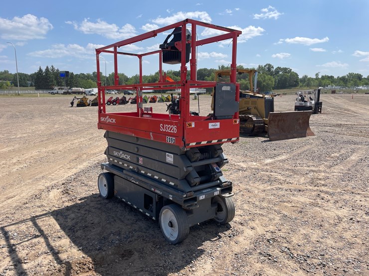 #1000-•-2020-skyjack-scissor-lift-image-2