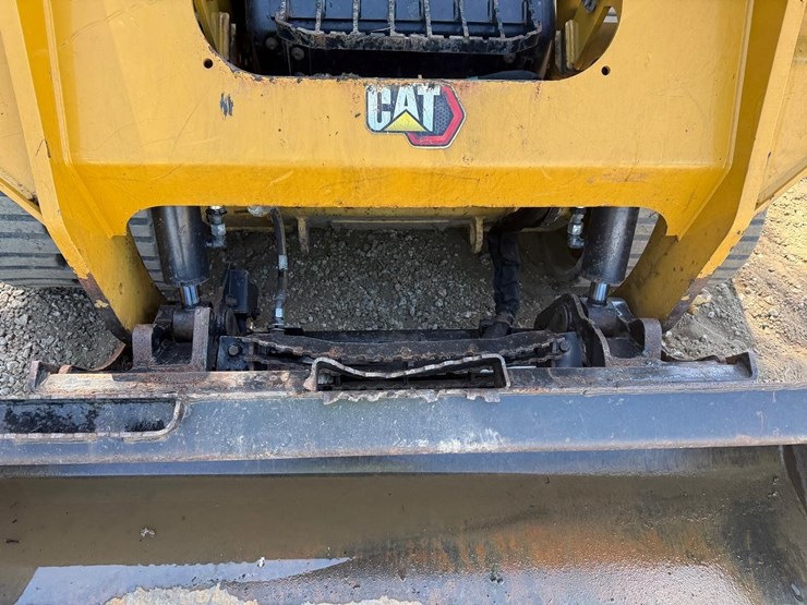 2023-caterpillar-259d3-image-10