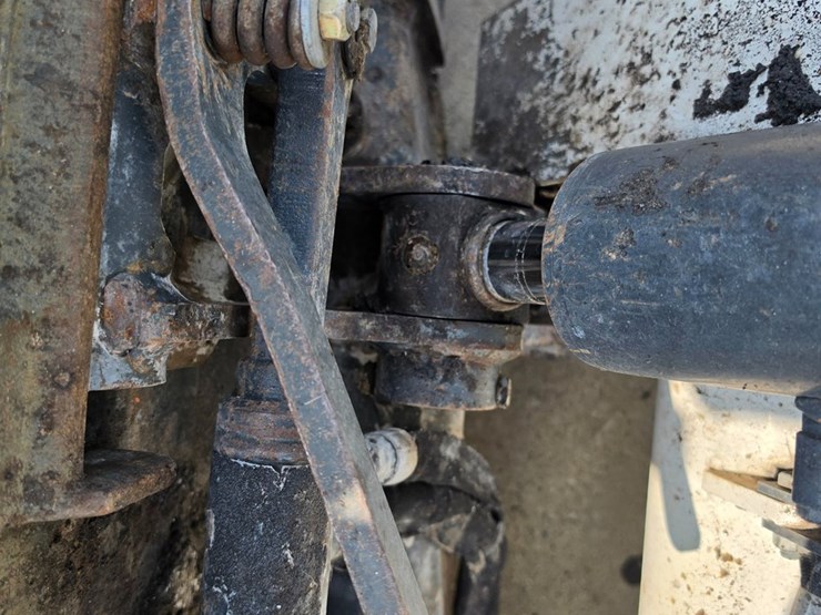 2022-bobcat-t770-image-64