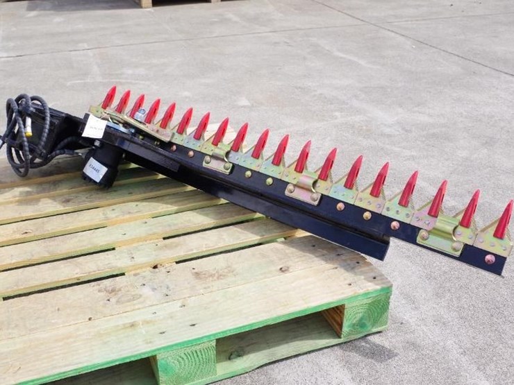 future-hedge-trimmer-mini-excavator-attachment,-fits-1-2ton-excavator,-1"-pin-diameter,-unused-image-2