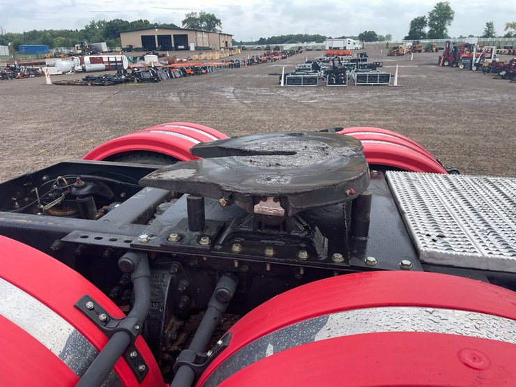 1999-peterbilt-379-image-18