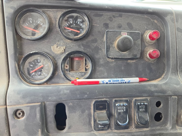 2002-sterling-l9500-image-65