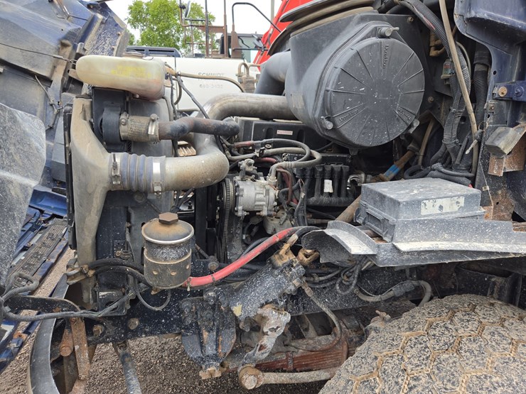 2002-sterling-l9500-image-47