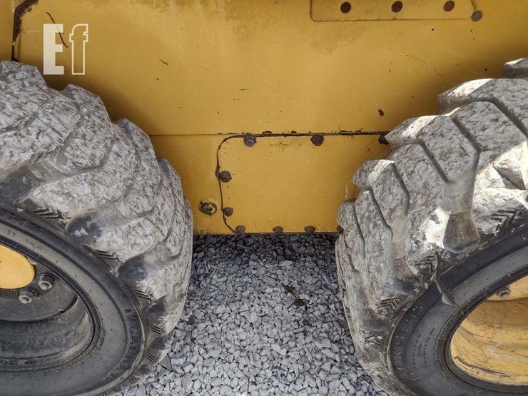 2002-deere-250-image-21