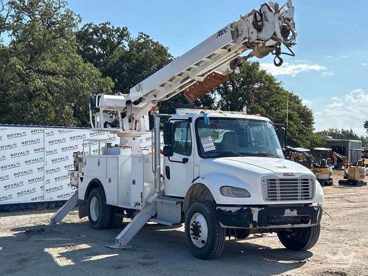 2019-freightliner-m2-106-image-4