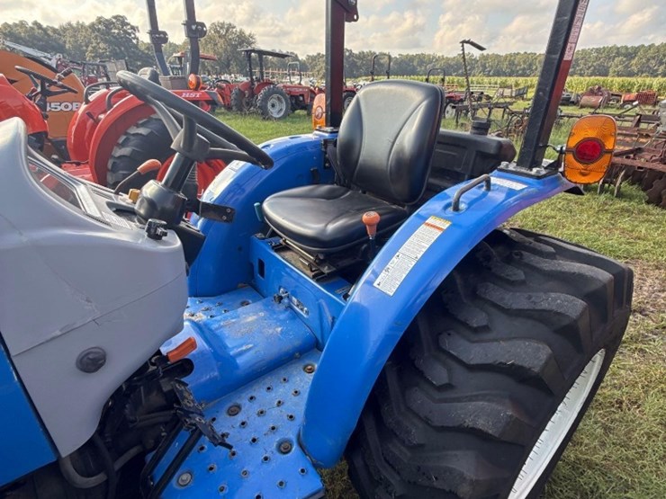 new-holland-workmaster-35-image-15