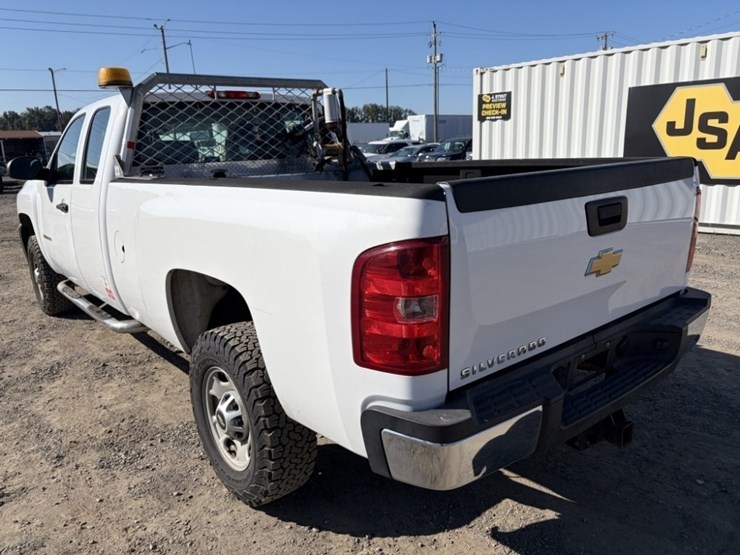 2013-chevrolet-silverado-2500-image-6