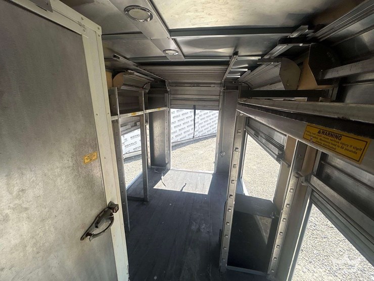 2015-chevrolet-express-4500-image-15