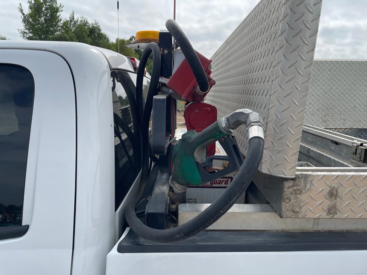 2019-chevrolet-2500-image-35