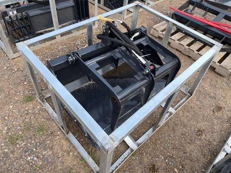 #2035-•-2026-unused-land-honor-mini-skid-steer-grapple-bucket-image-1