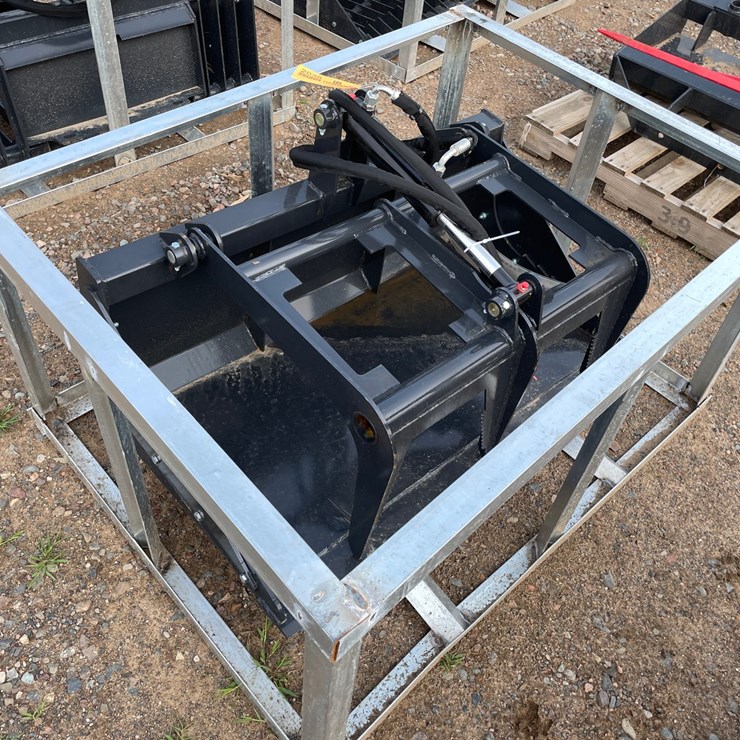 #2035 • 2026 Unused Land Honor Mini Skid Steer Grapple Bucket