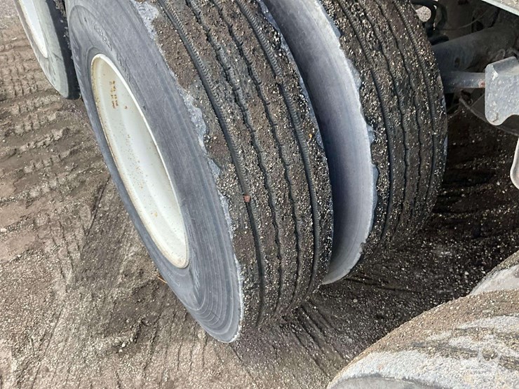 2010-axle-end-dump-image-11