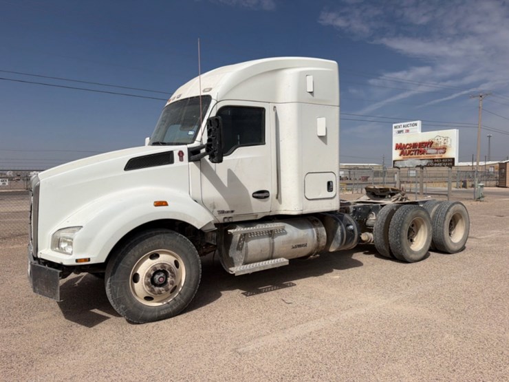 2015-kenworth-t880-image-1