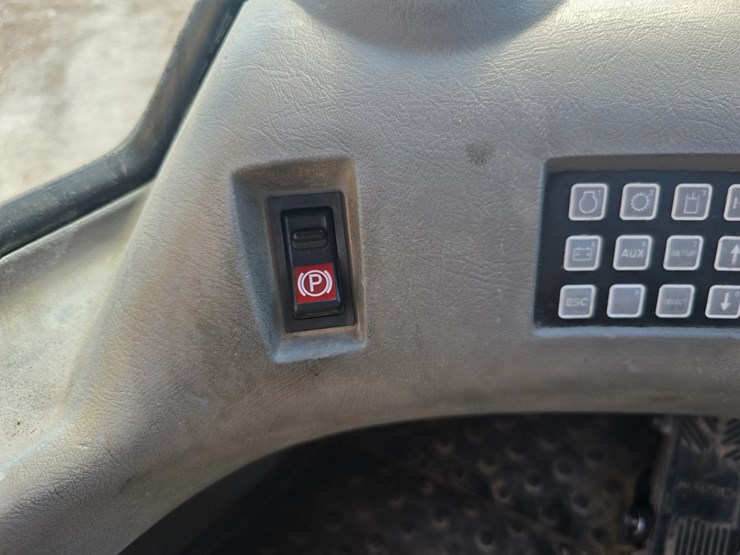 2005-volvo-l90e-image-60