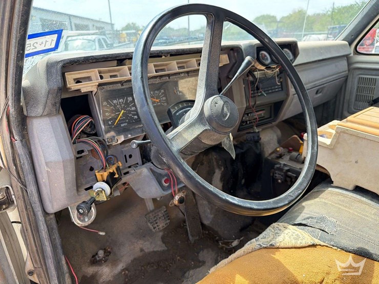1997-ford-f800-image-29