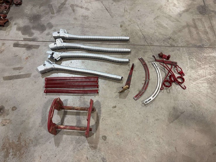 international-harvester-wheel-wedge-pusher,-grain-drill,-rake,-and-three-point-parts-image-3