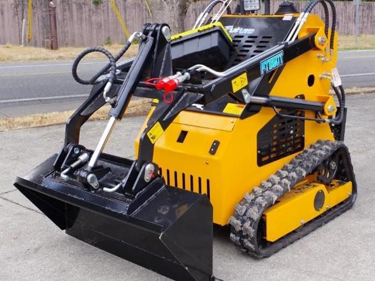 2026-future-ft360t-stand-on-mini-skid-steer-loader,-6"-track-belts,-40"-bucket,-unused-image-1