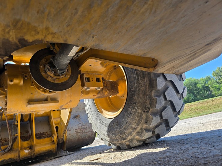 2016-caterpillar-930m-image-39