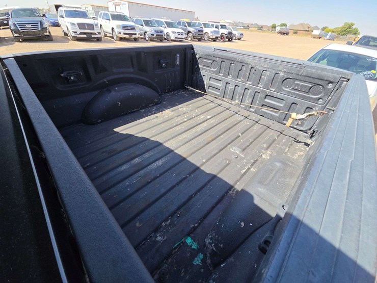 2020-ford-f150-xl-image-7