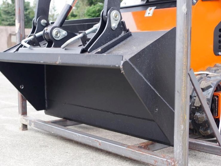 2026-future-ft36c-stand-on-mini-skid-steer-loader,-6"-track-belts,-38"-bucket,-unused-image-3