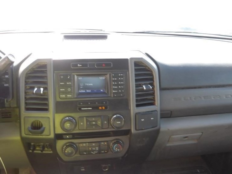 2017-ford-f550-image-22