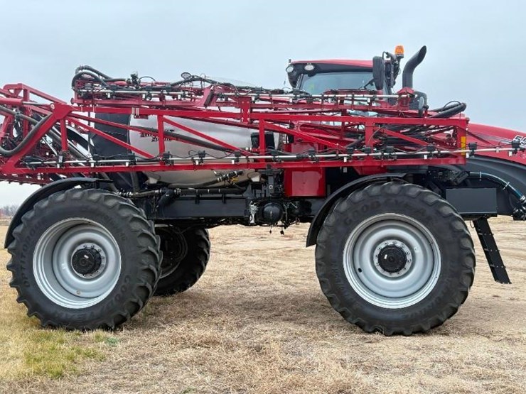 2024-case-ih-trident-5550-image-5