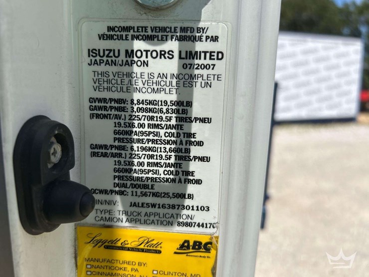 2008-isuzu-nrr-image-5