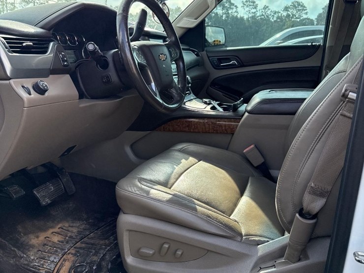 2015-chevrolet-tahoe-image-10