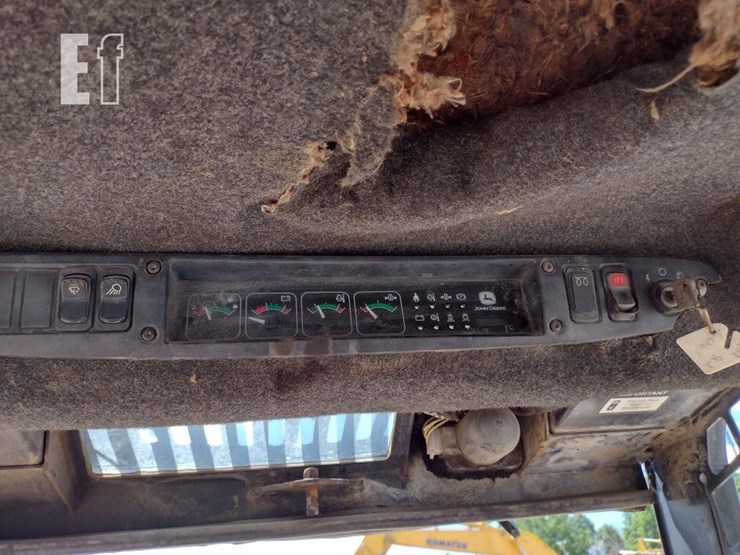 2002-deere-250-image-7