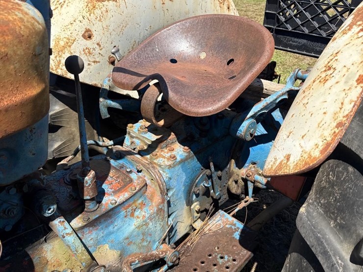 ford-4000-image-10