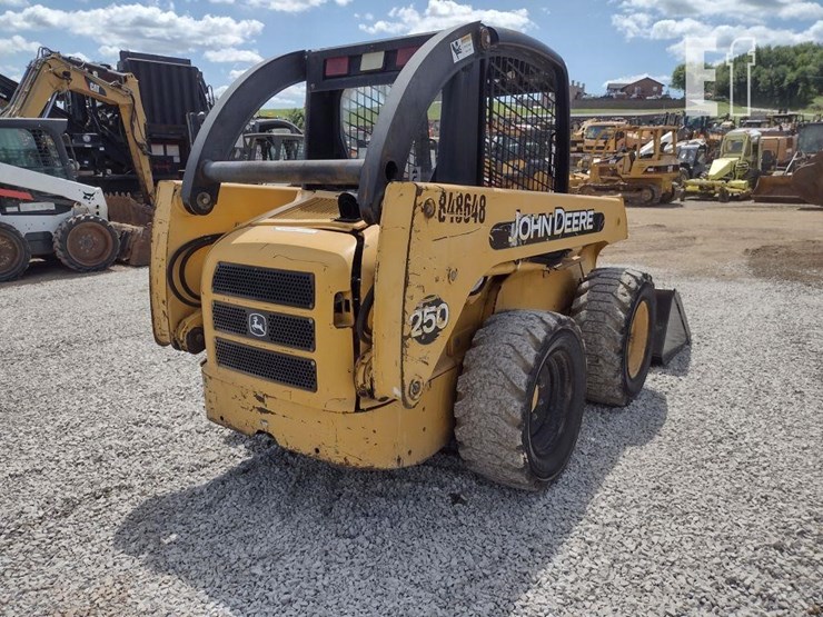 2002-deere-250-image-27