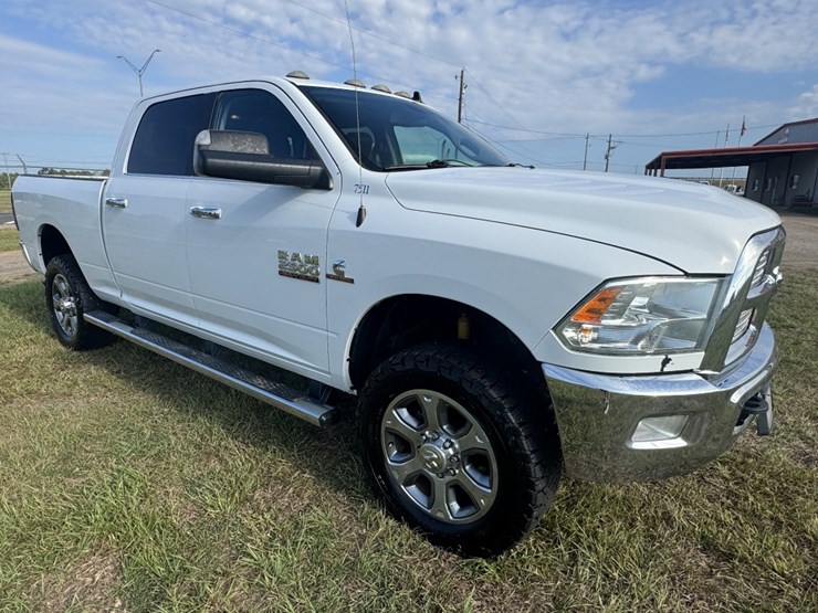 2018-dodge-2500-image-3