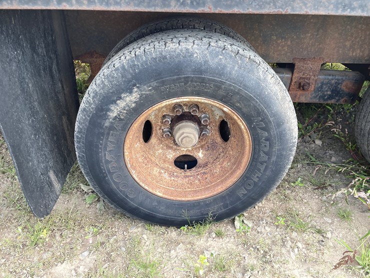 #1307-•-1984-diamond-equipment-flatbed-trailer-(has-mn-title)-image-14