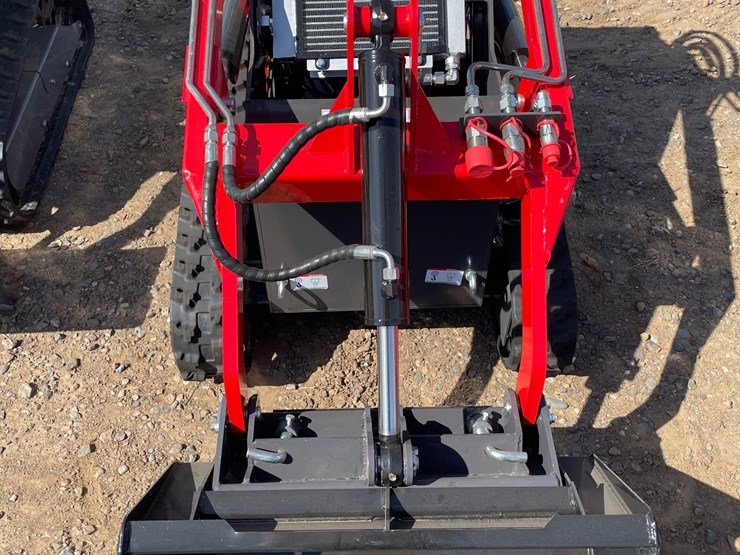 #5503-•-2026-agt-skid-steer-loader-image-14