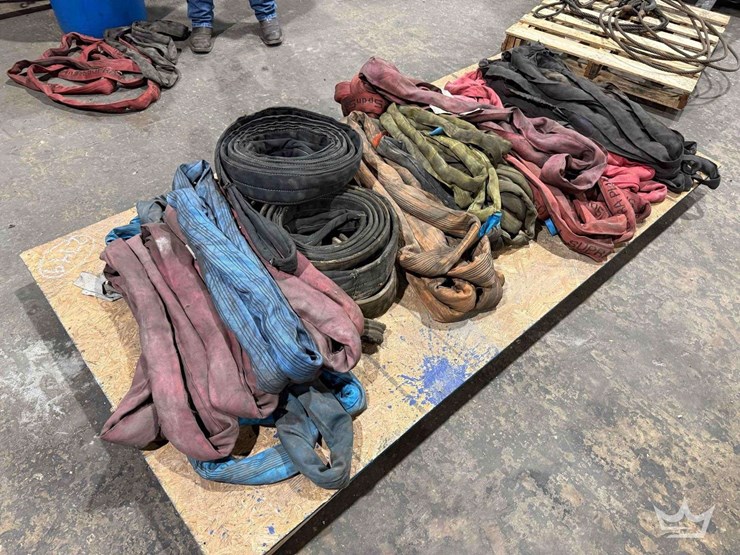 miscellaneous-pallet-of-lifting-straps-and-slings-image-3