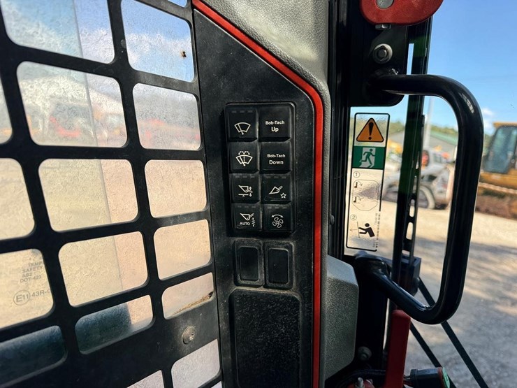 2021-bobcat-s62-image-24