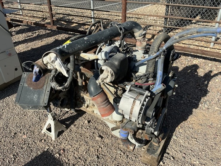 5.9l-6cyl-24-valve-cummins-diesel-engine-image-1