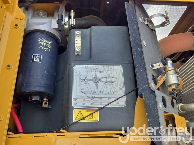 2015-caterpillar-140m3-awd-image-55