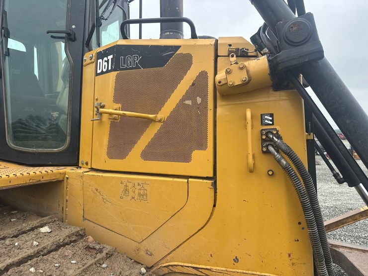 caterpillar-d6t-lgp-image-20