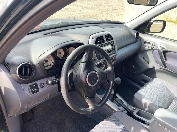 2002-toyota-rav4-image-14
