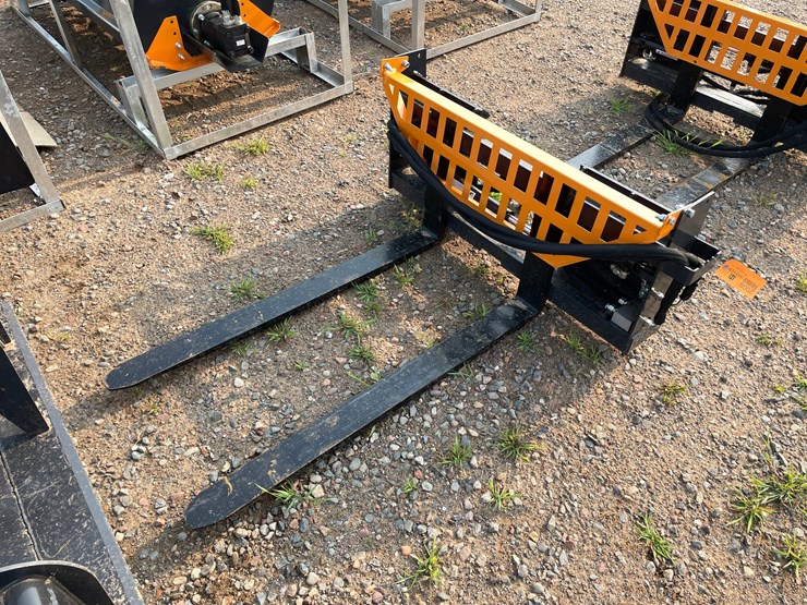#2009-•-2026-unused-land-honor-heavy-duty-hydraulic-fork-and-frames-image-1