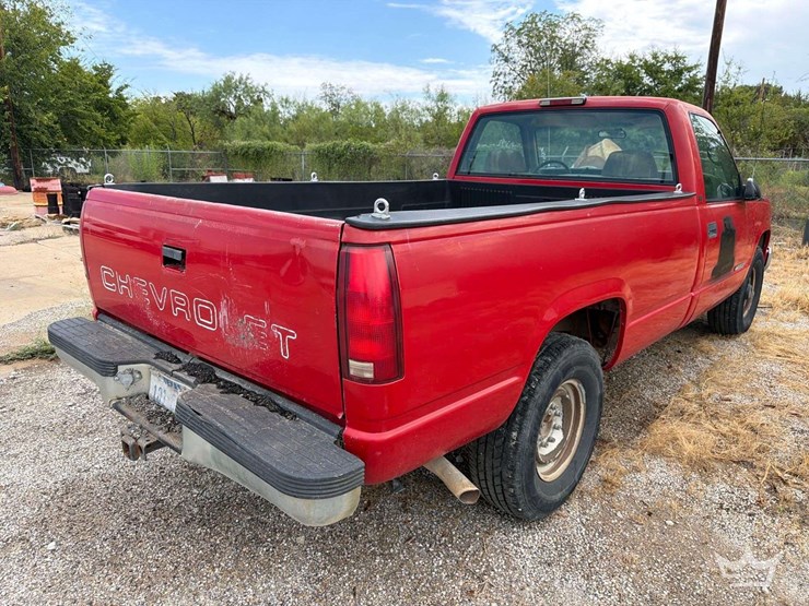 1998-chevrolet-silverado-2500-image-3