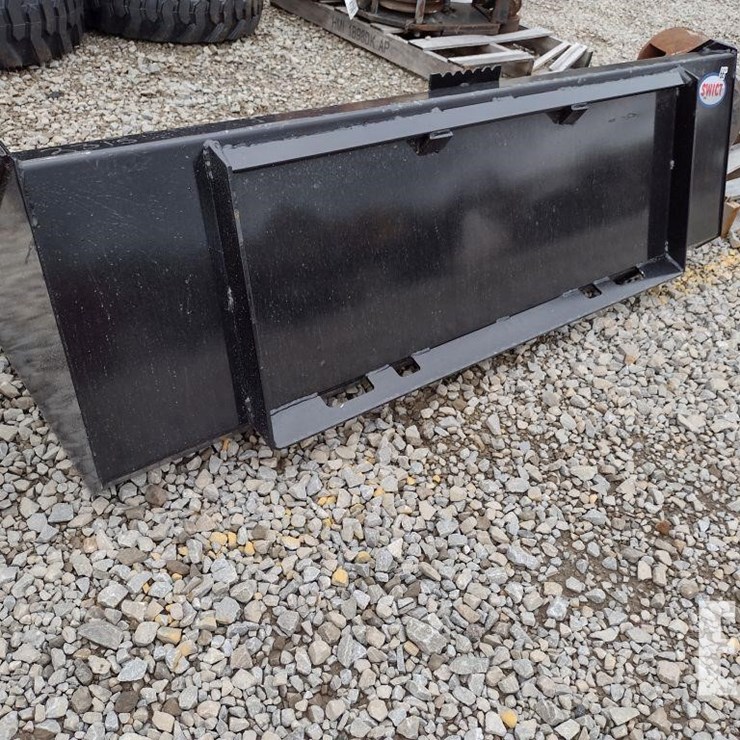 66 IN SKID LOADER BUCKET