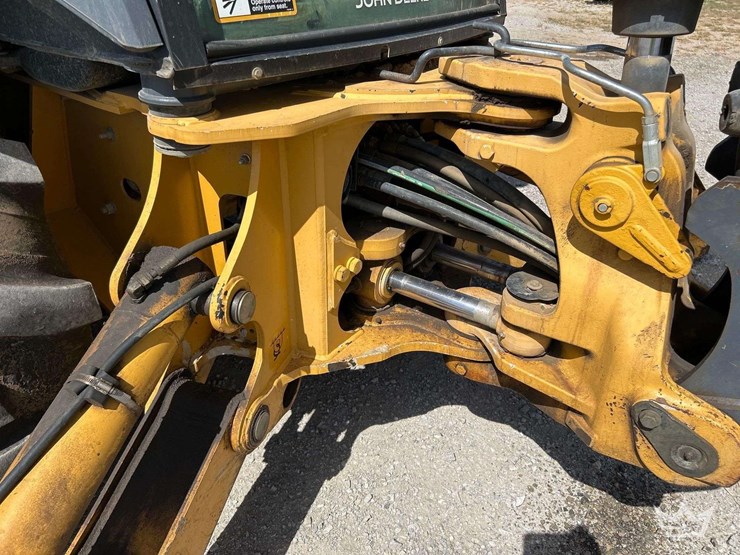 deere-410l-image-26